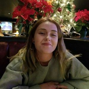 Meet your Posher, Katelyn